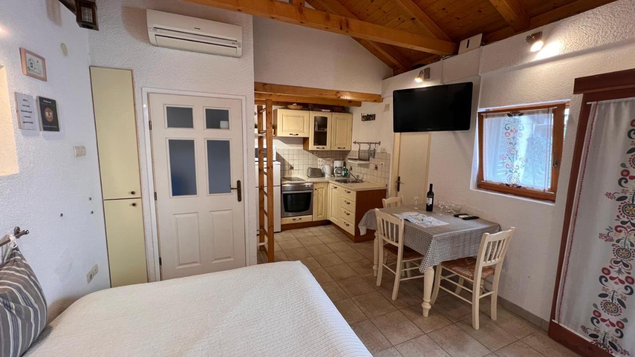 Studio Apartment Karlo Split Buitenkant foto